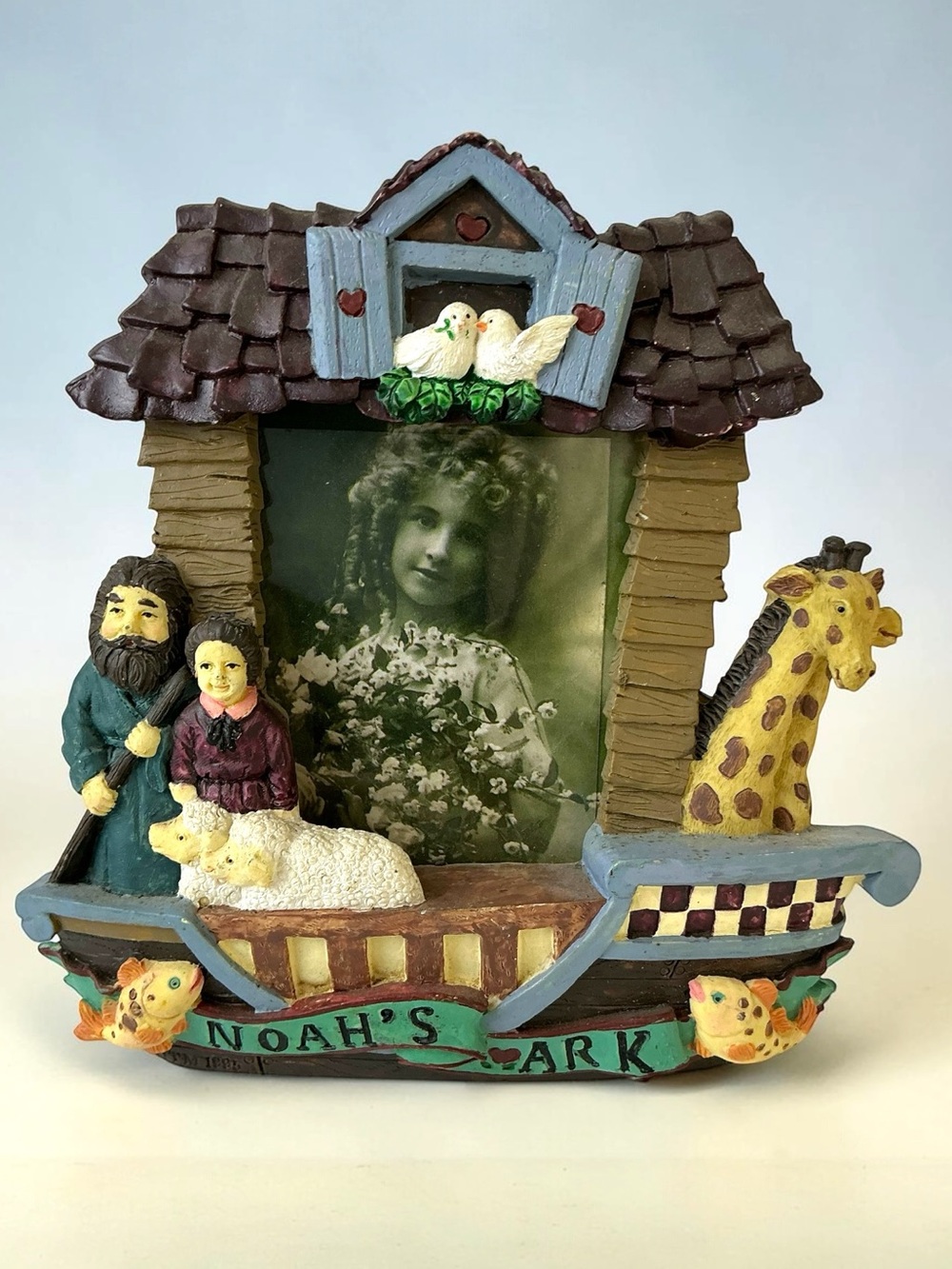 VIntage Noah’s Ark Photo Frame 3D Elements Table Decor or Hang